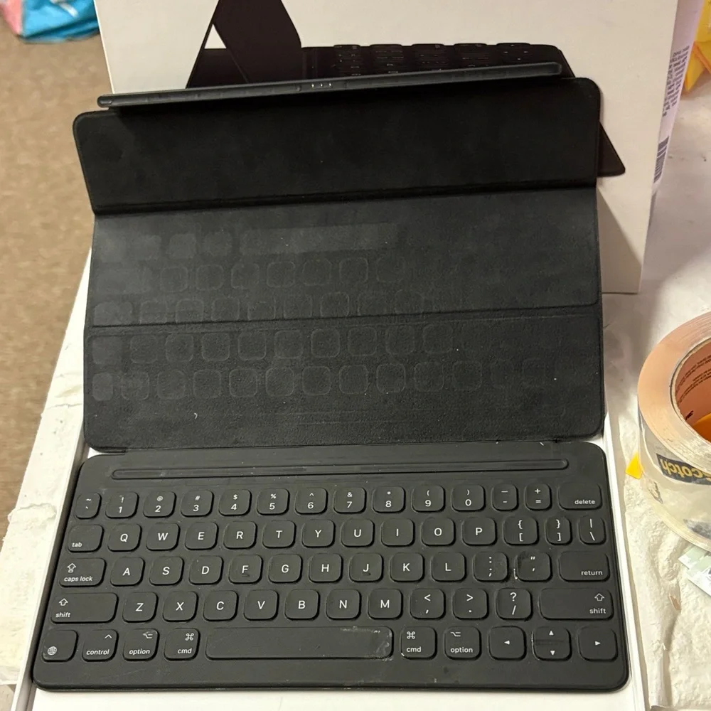 Apple iPad Smart Keyboard - Dark Gray
